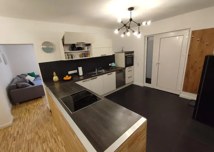 Modernes In Verkehrsguenstiger Lage Διαμέρισμα *