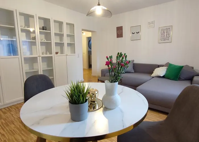 Modernes In Verkehrsguenstiger Lage Floersheim am Main